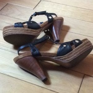 Nearly new Biviel black sandals size 8
